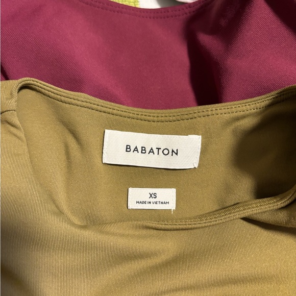 Babaton Contour Crew Cropped Shirt - Picture 3 of 3